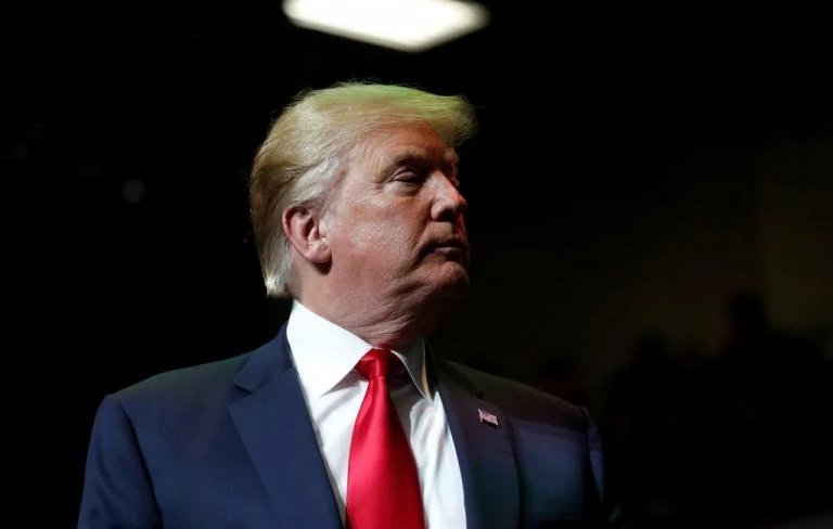 Εξοργισμένος ο  Τραμπ -«Μπινελίκια» μπροστά σε όλο το υπουργικό για το μεταναστευτικό